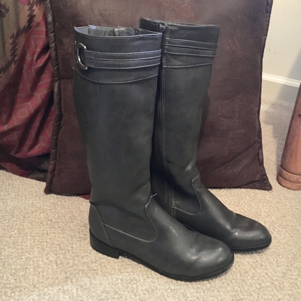 Cute Gray Knee Boots Women’s size 8.5